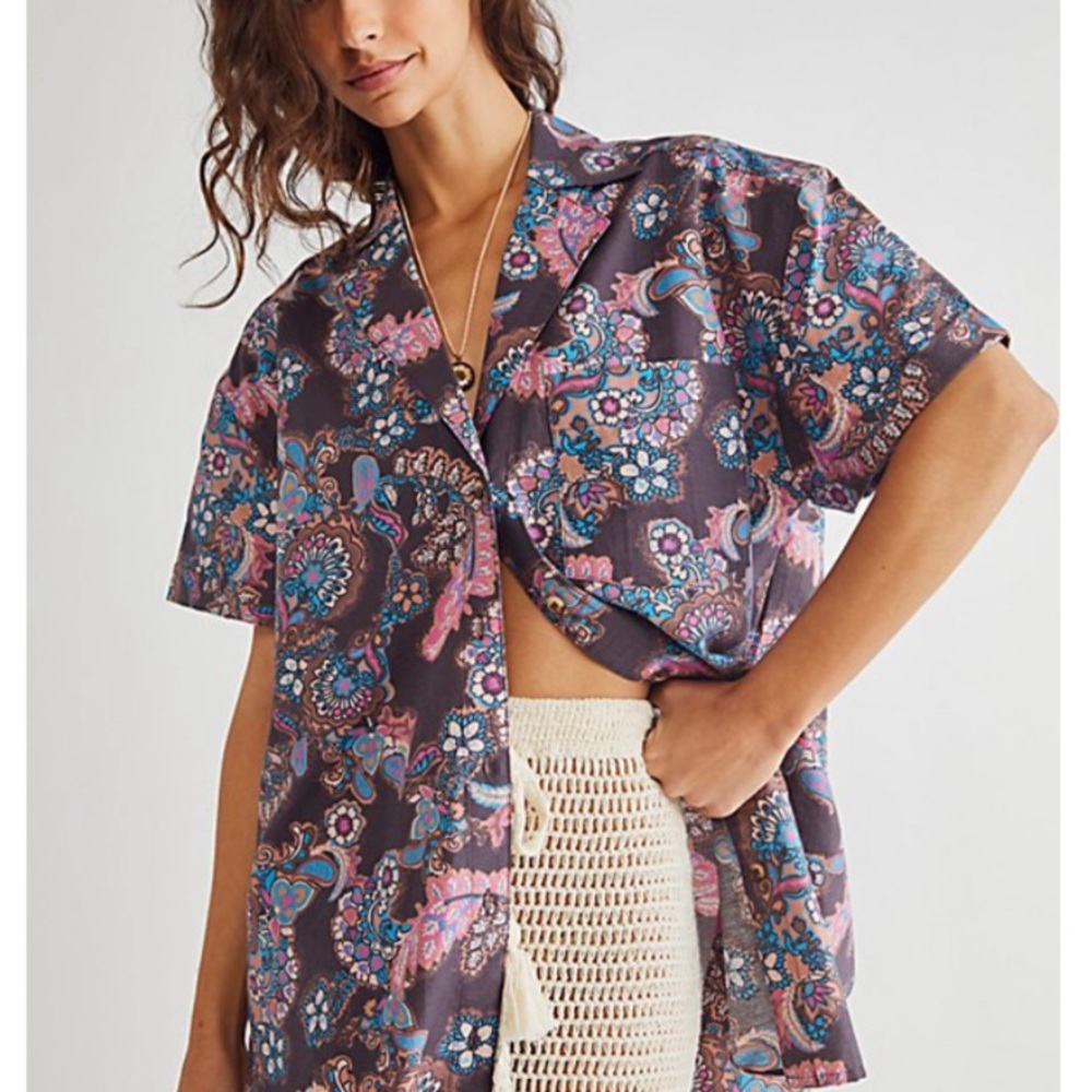 We The Free Free People Poolside Printed
Boyfriend Shirt size xs